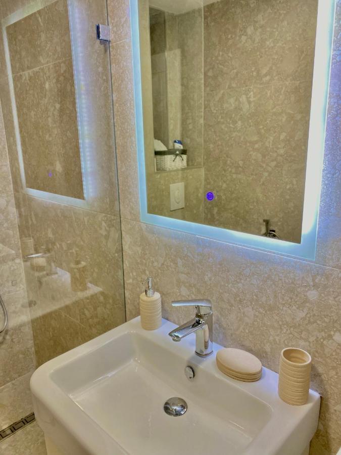 Jolie Center Apartment 티라나 외부 사진